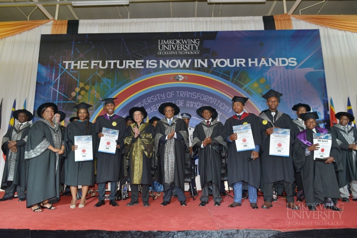 Limkokwing Swaziland presents scrolls to 675 Graduates_014