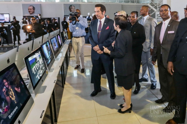 The President of Botswana visits Limkokwing University_010